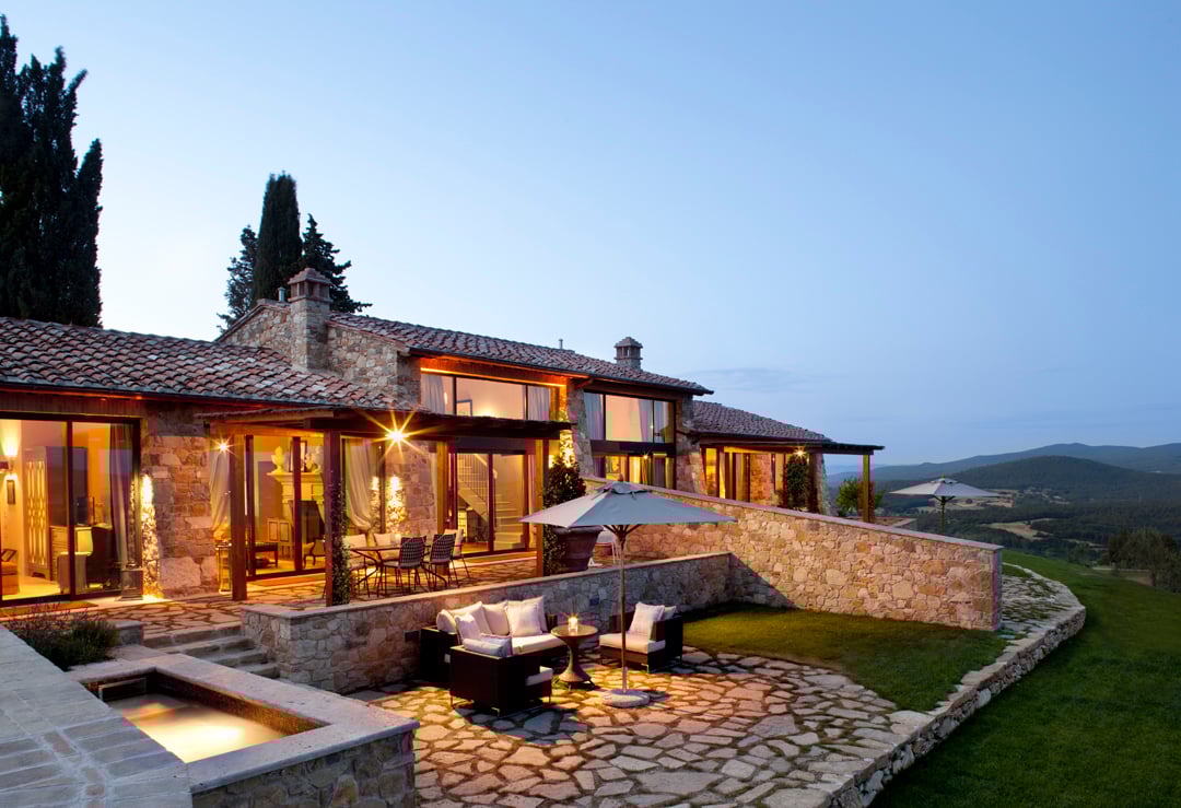 Casali di Casole, Villa Scuola at dusk